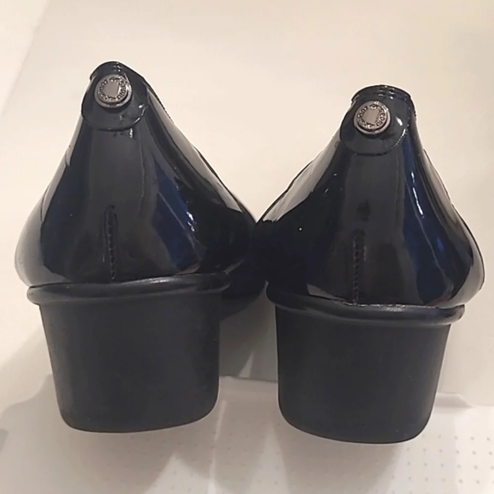 AK Sport Dani Slip On Wedges Criss-Cross Toe Glossy Heel Ballet Style Sz 10